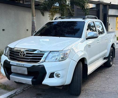 TOYOTA HILUX 2.7 SRV 4X4 CD 16V FLEX 4P AUTOMÁTICO TOYOTA HILUX 2.7 SRV 4X4 CD 16V FLEX 4P AUTOMÁTICO